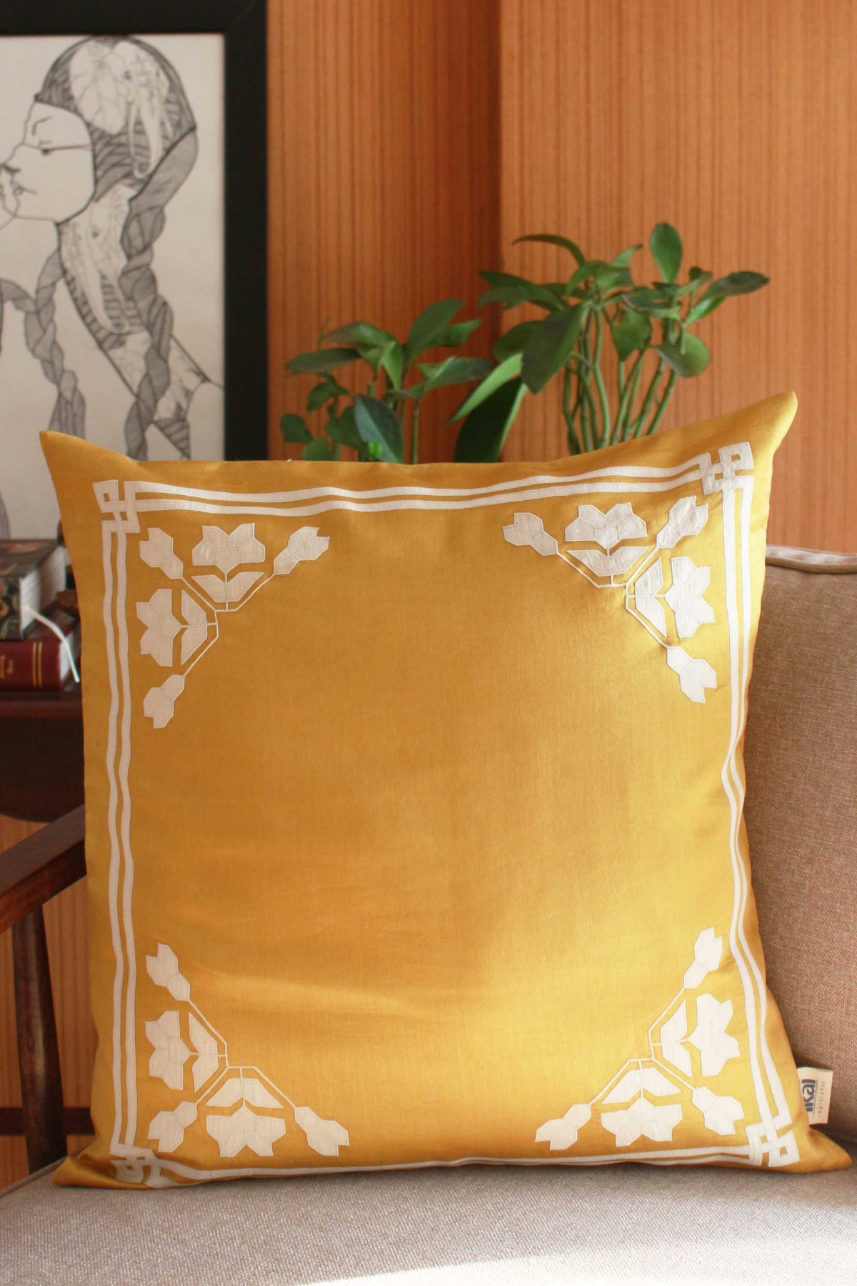 ENDLESS KNOT CUSHION