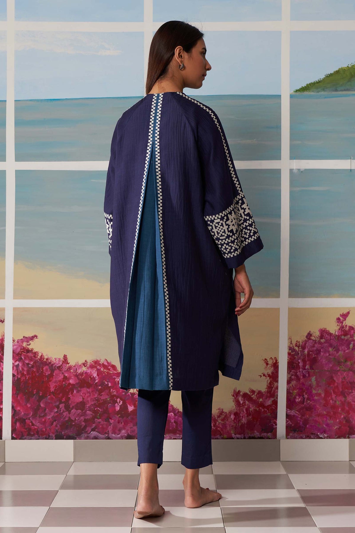 RAGLAN SLEEVE TUNIC