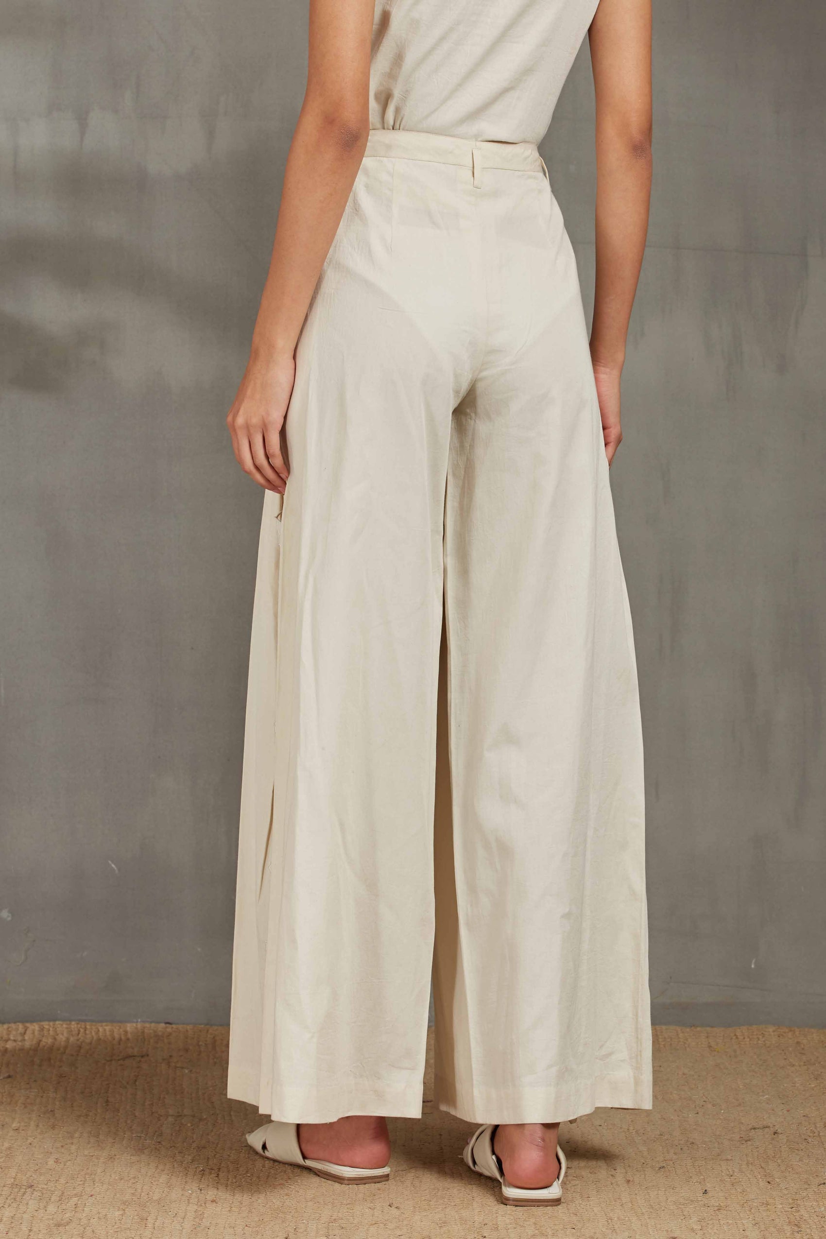 SIDE PLEATED PANT