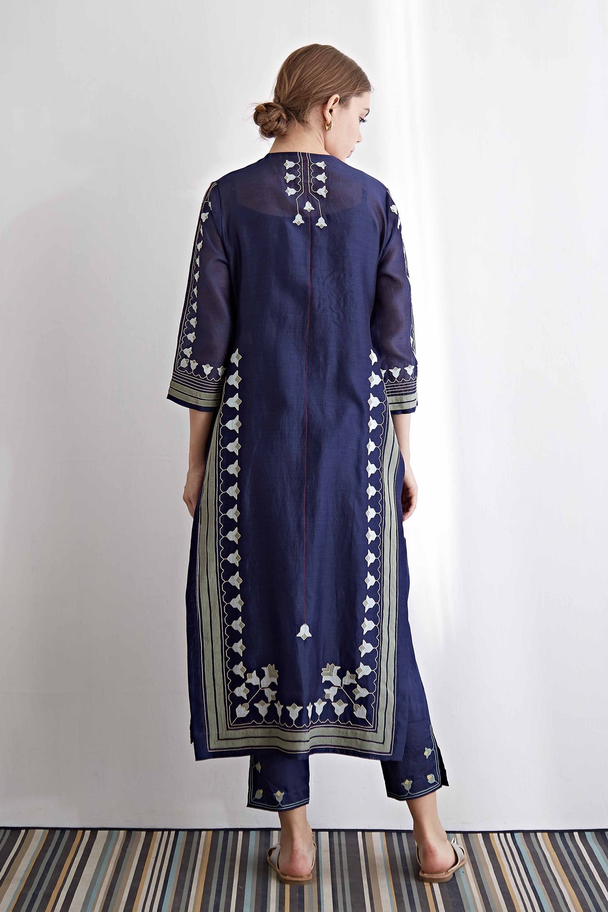 STRAIGHT KAMEEZ