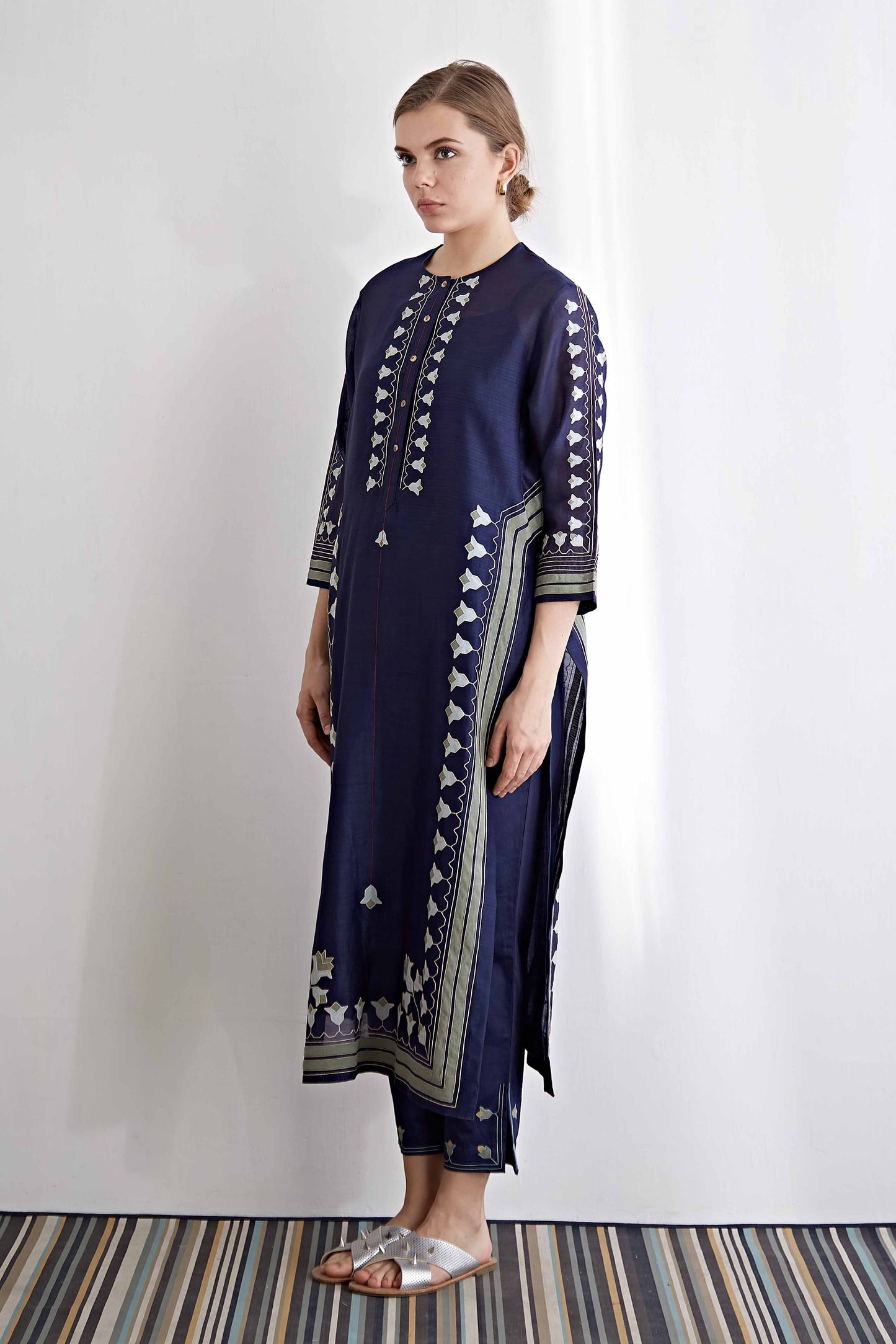 STRAIGHT KAMEEZ