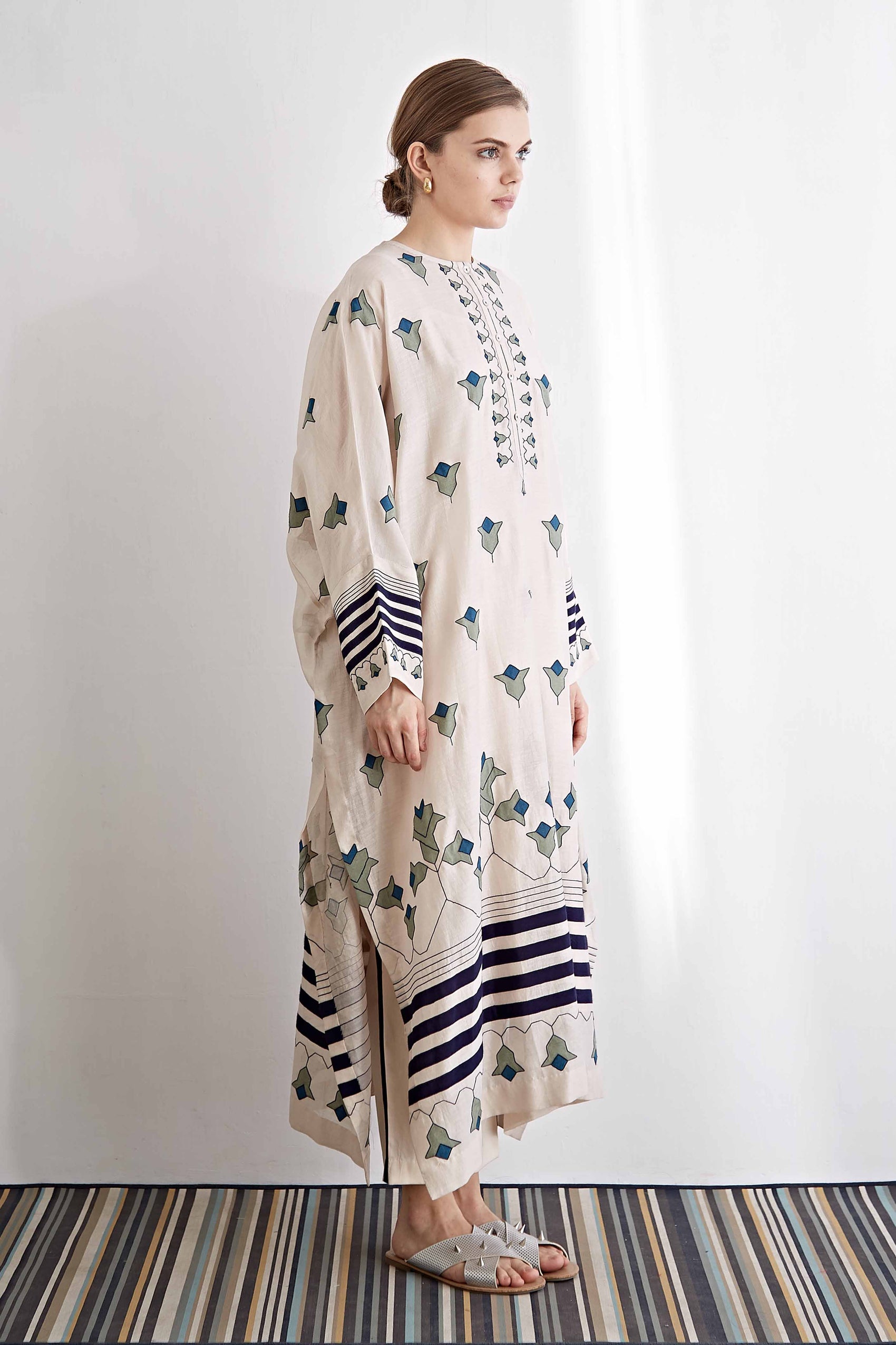 TABLEMAT KAFTAN KAMEEZ