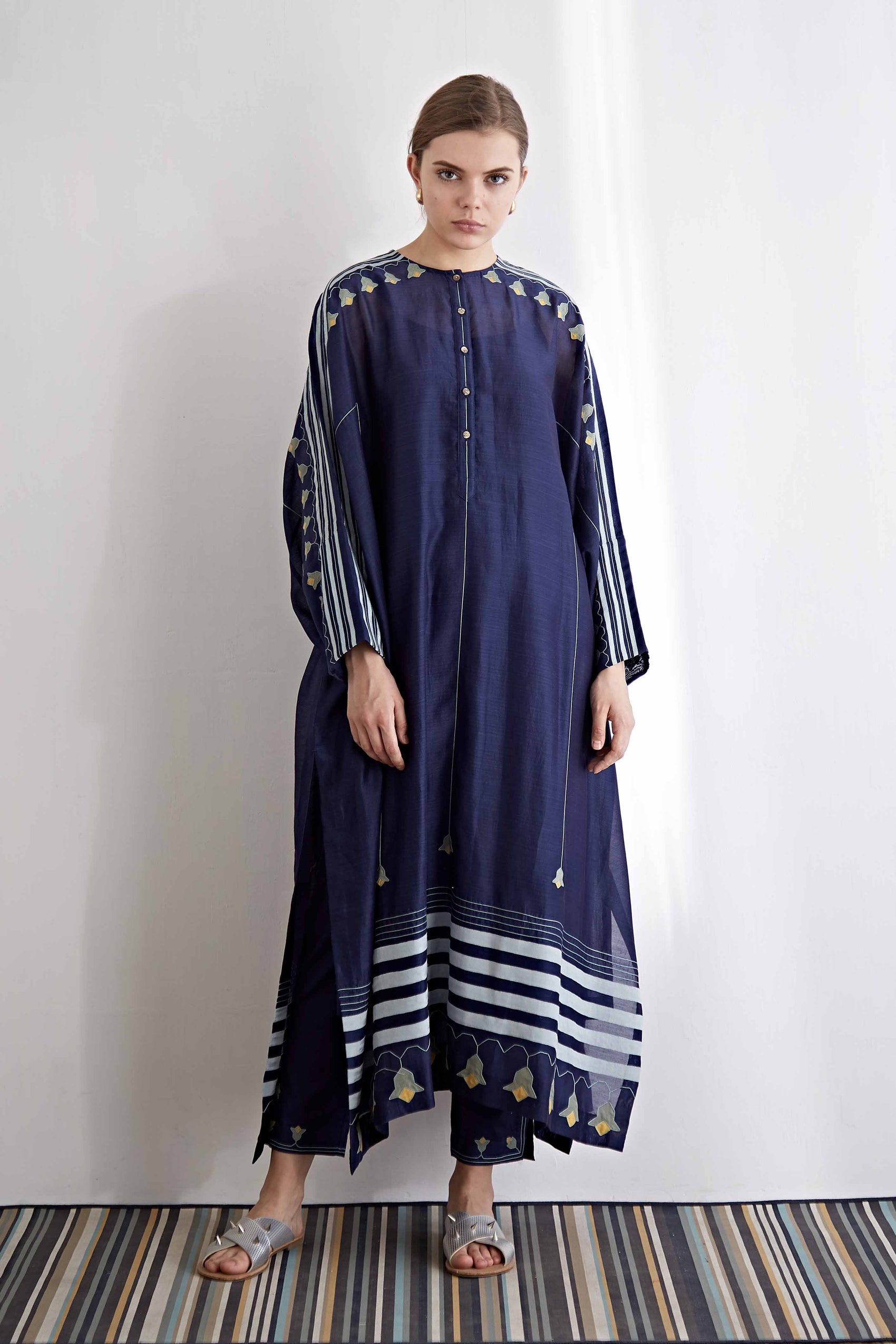 TABLEMAT KAFTAN KAMEEZ
