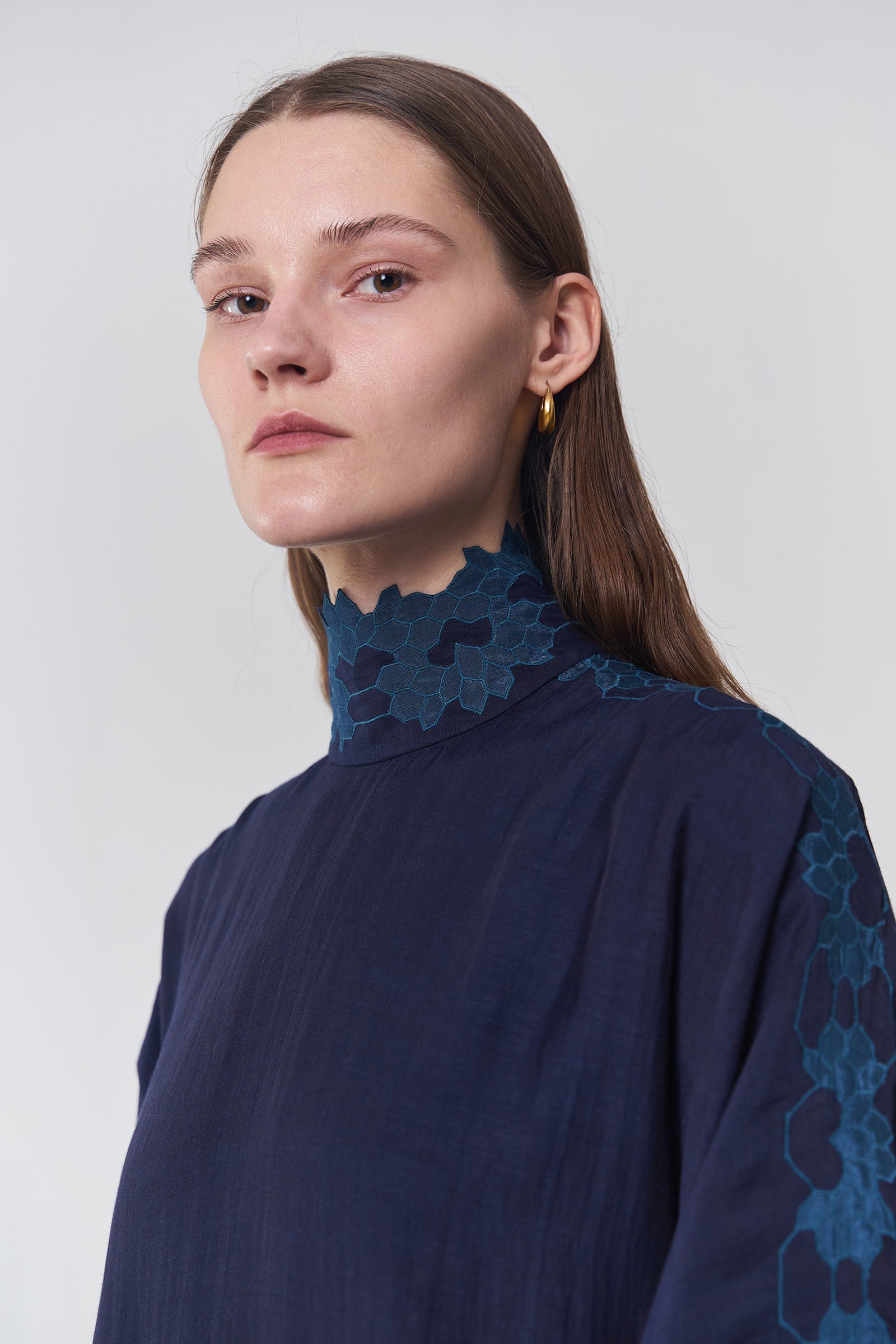 CUTWORK TABLEMAT KAFTAN