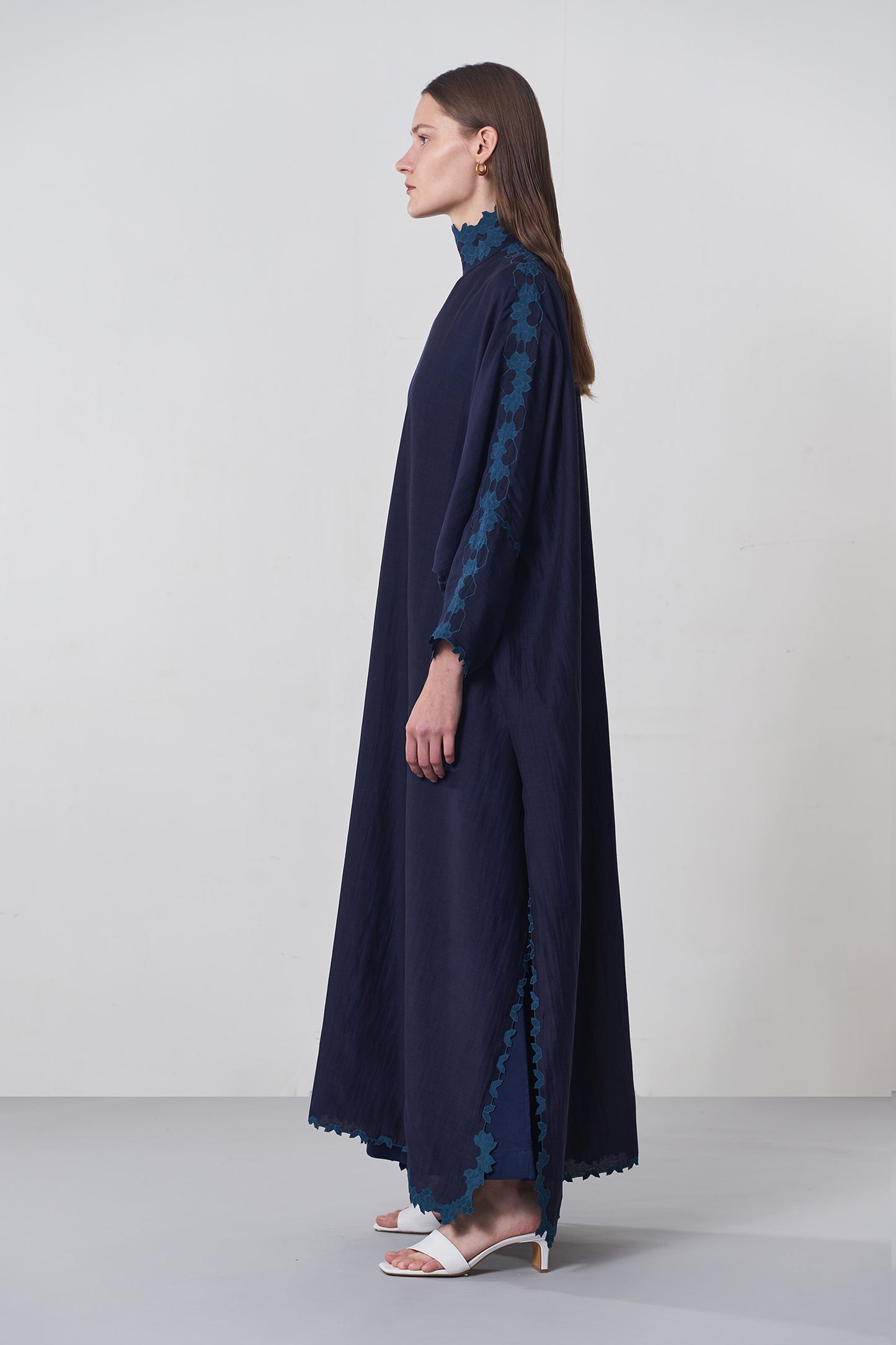 CUTWORK TABLEMAT KAFTAN