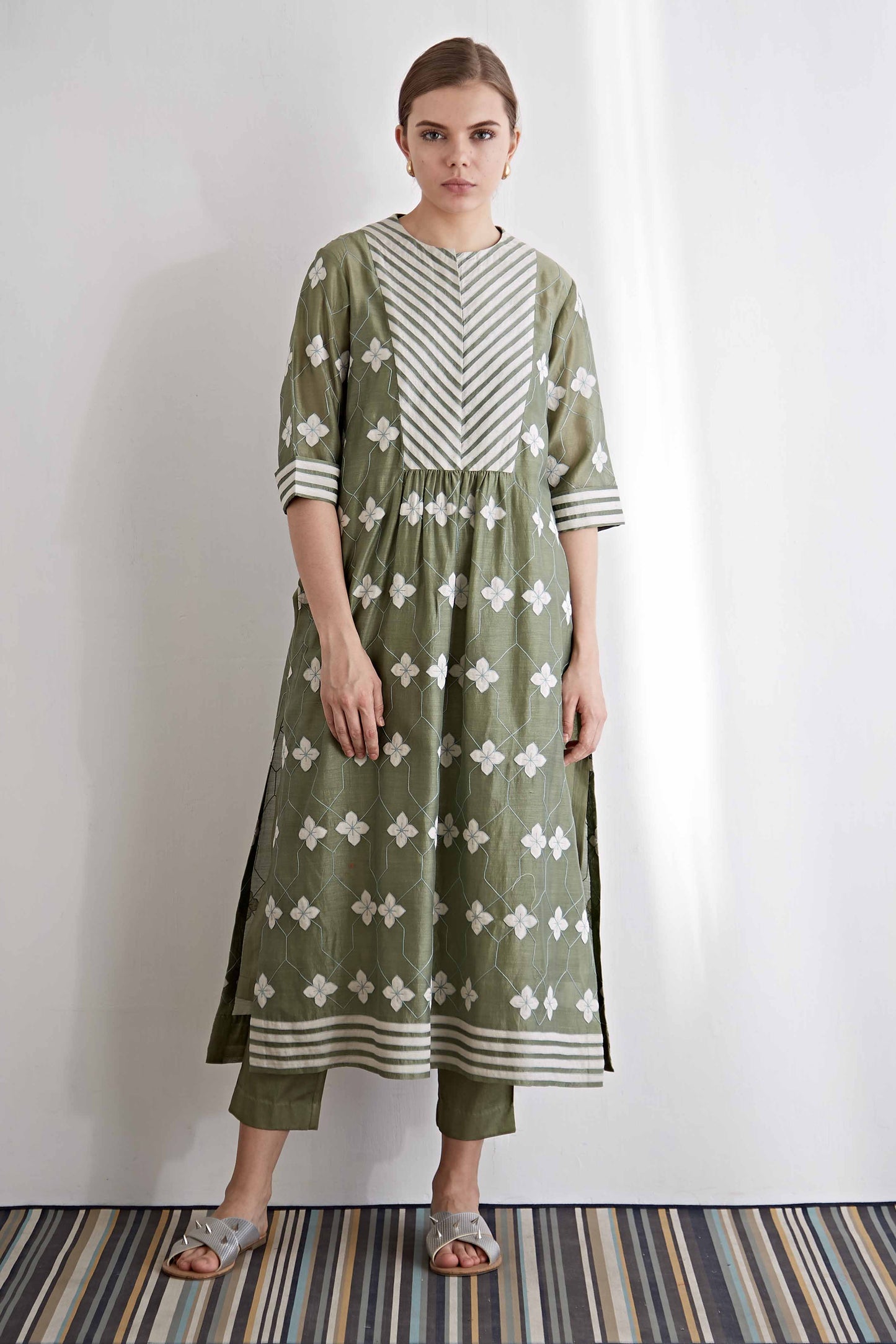 YOKE GATHER KAMEEZ