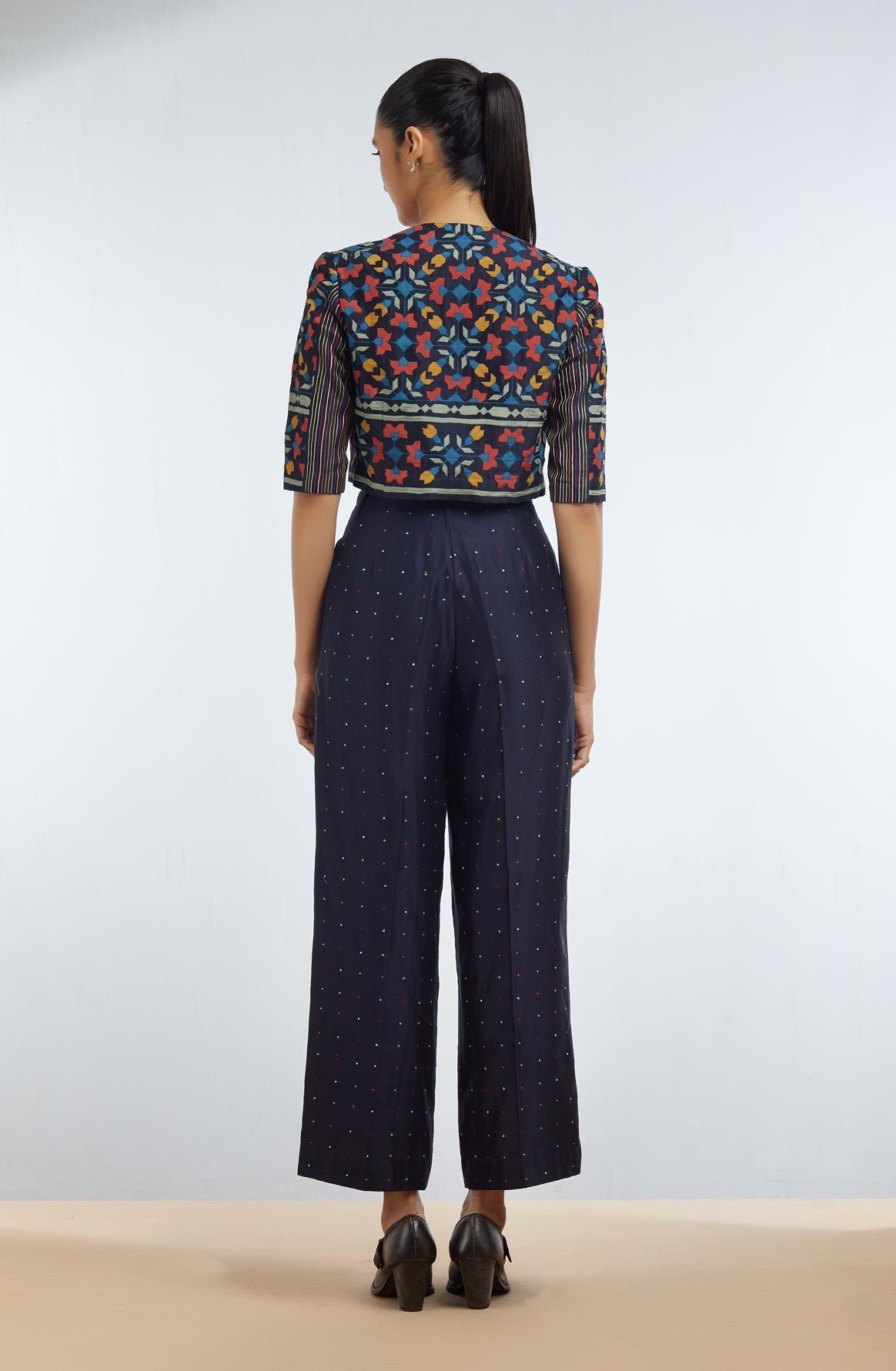 V-NECK BLOUSE